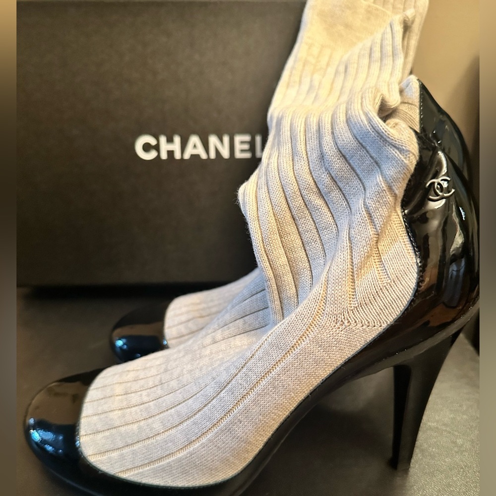 CHANEL SOCK SHOE WITH PATENT LEATHER TIP SIZE 40
